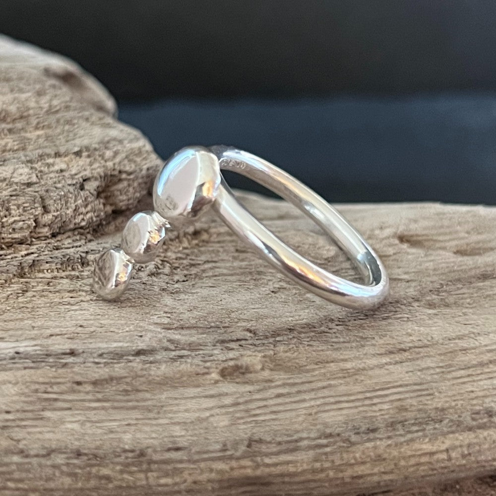 3 Pebble Sterling Silver Ring - Size T
