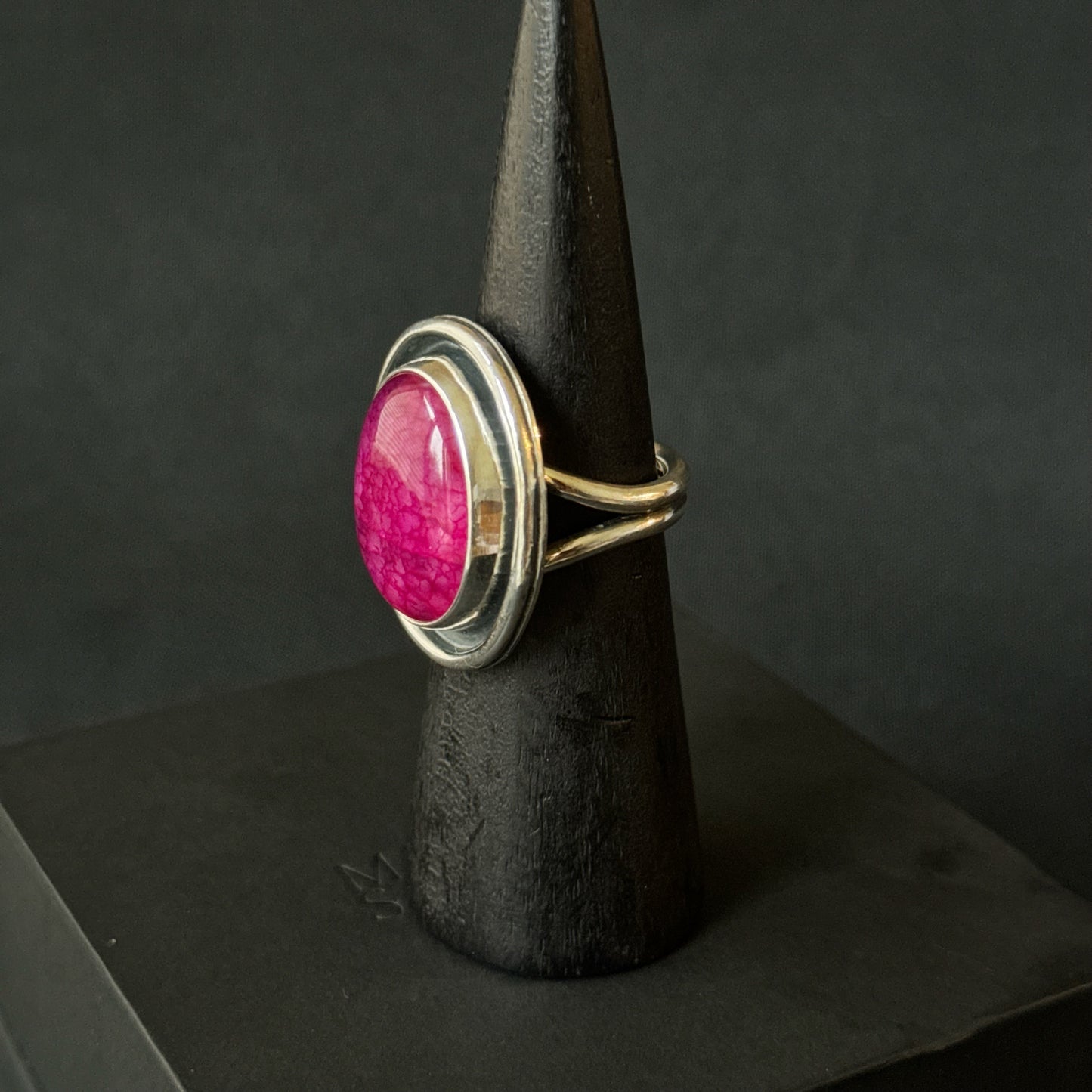 Pink Dragon Vein Agate Oxdised Sterling Silver Ring - Size R 1/2